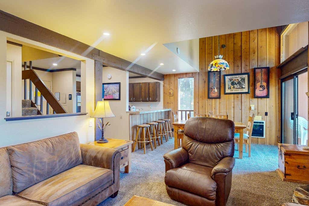 Mammoth Ski & Racquet 131 N