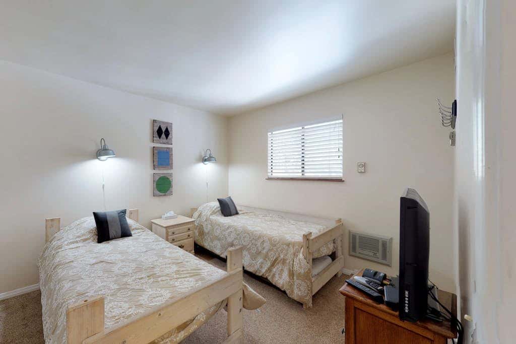 Mammoth View Villas 21