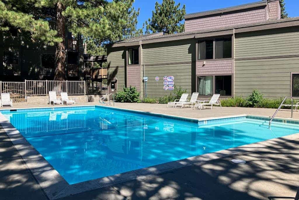 Inviting condo with shared pool, hot tubs, & sauna - walk to the lifts