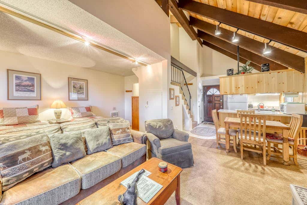 Mammoth View Villas 35