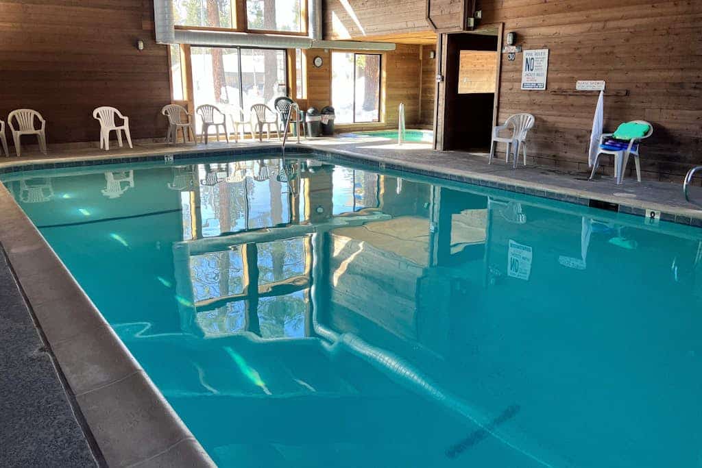 Charming mountain condo w/ shared pool, hot tub, & easy slope access