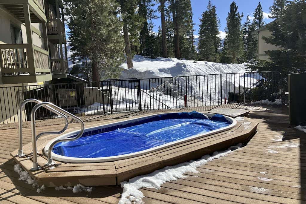 Renovated, Top-Floor Condo w/ Fireplace & Shared Hot Tub - Walk to Gondola