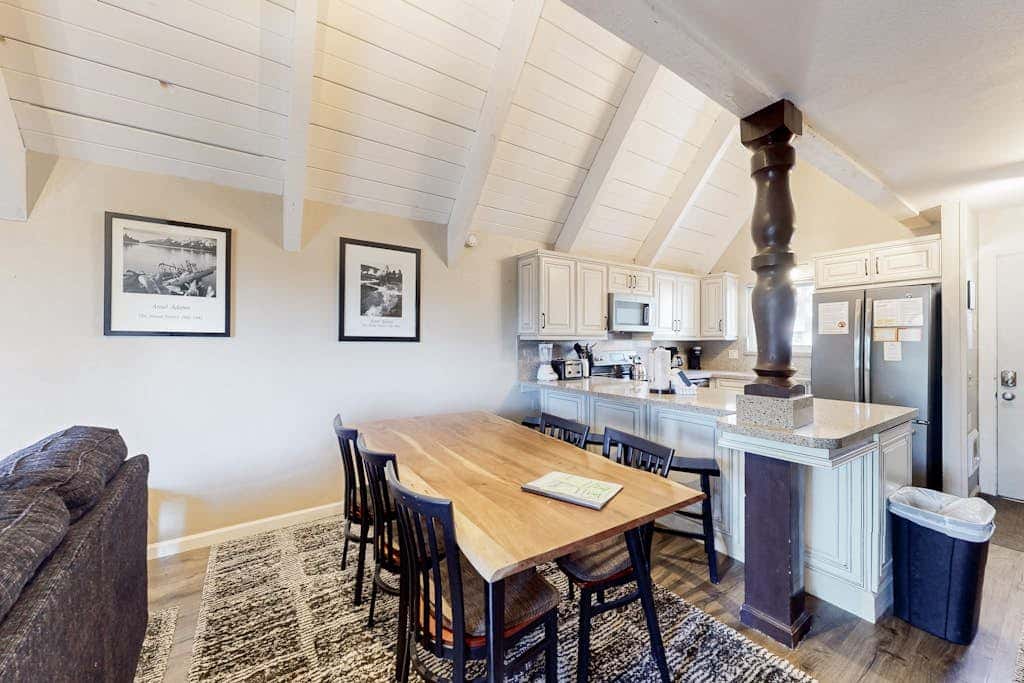 Mammoth View Villas 24