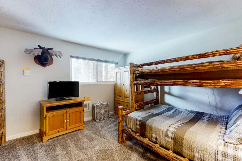 Mammoth View Villas 24