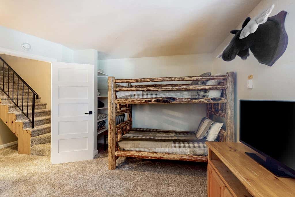 Mammoth View Villas 24