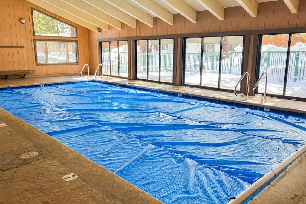 Lodge-Like Condo w/ Balcony, Shared Indoor Pool/Hot Tub/Sauna - 1 Mile to Slopes