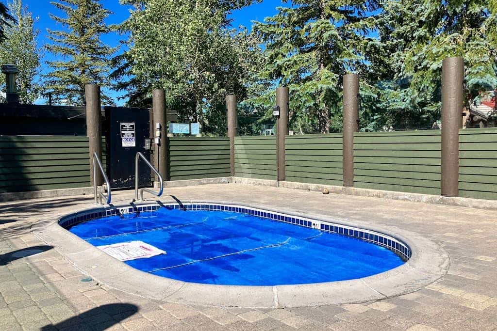 Mountain View Condo in Old Mammoth w/ Balcony, Fireplace & 3 Shared Hot Tubs