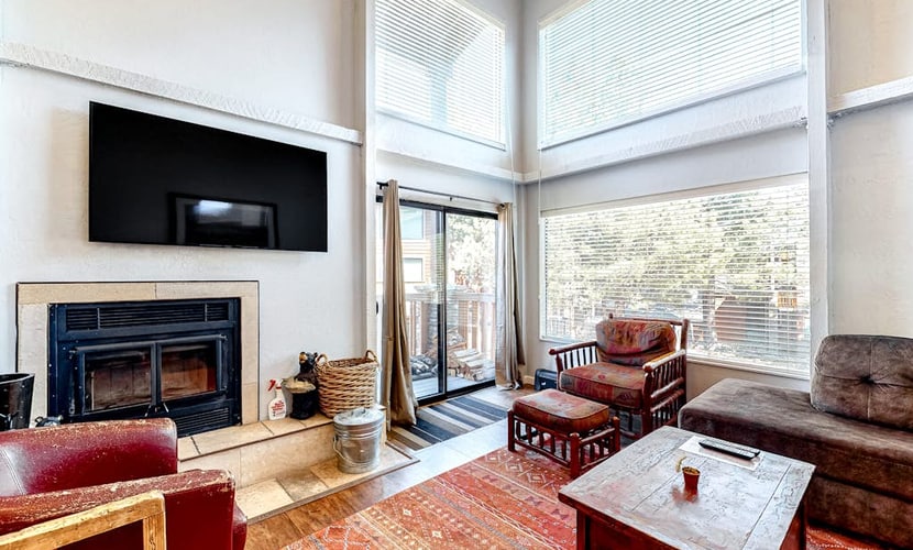 Beautiful Family Home Near Eagle Express Lift w/WiFi, Shared Hot Tub, & Balcony