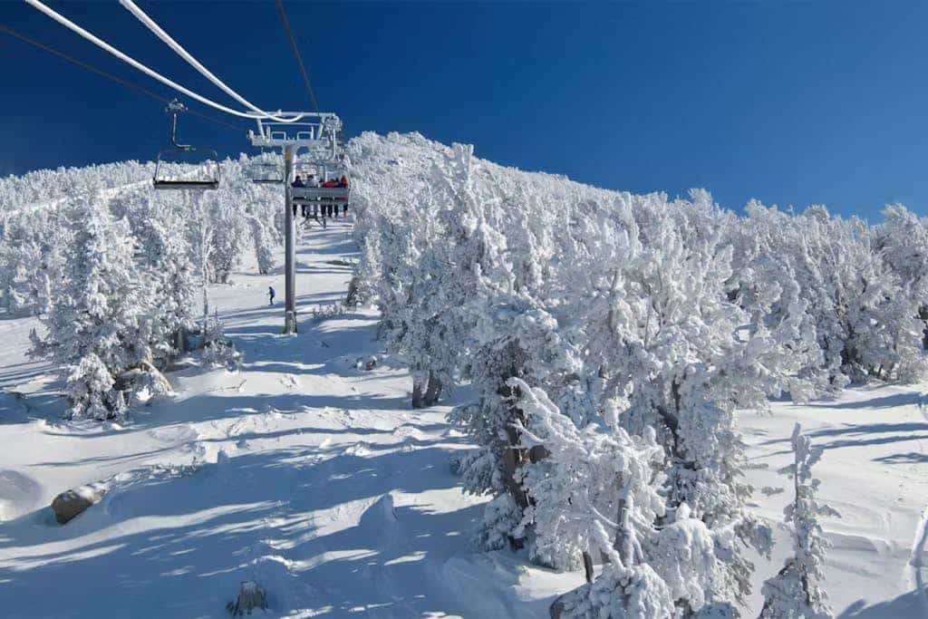 Condo Less than a Mile from Mammoth Village w/ Private Hot Tub & Fireplace
