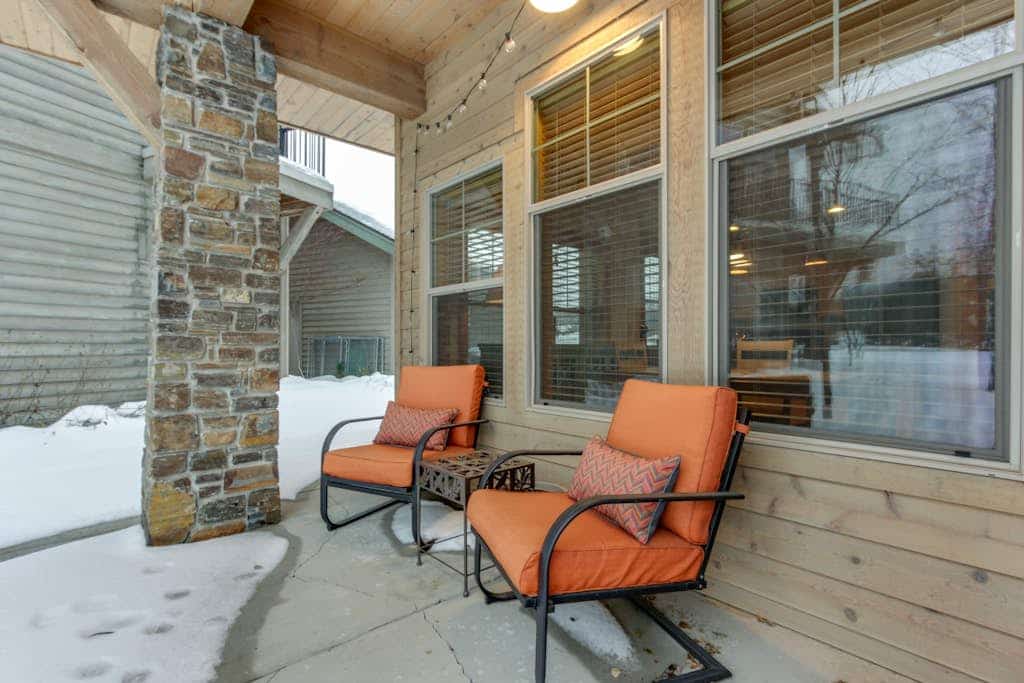 Charming condo with lake access & great location close to skiing & Silverwood