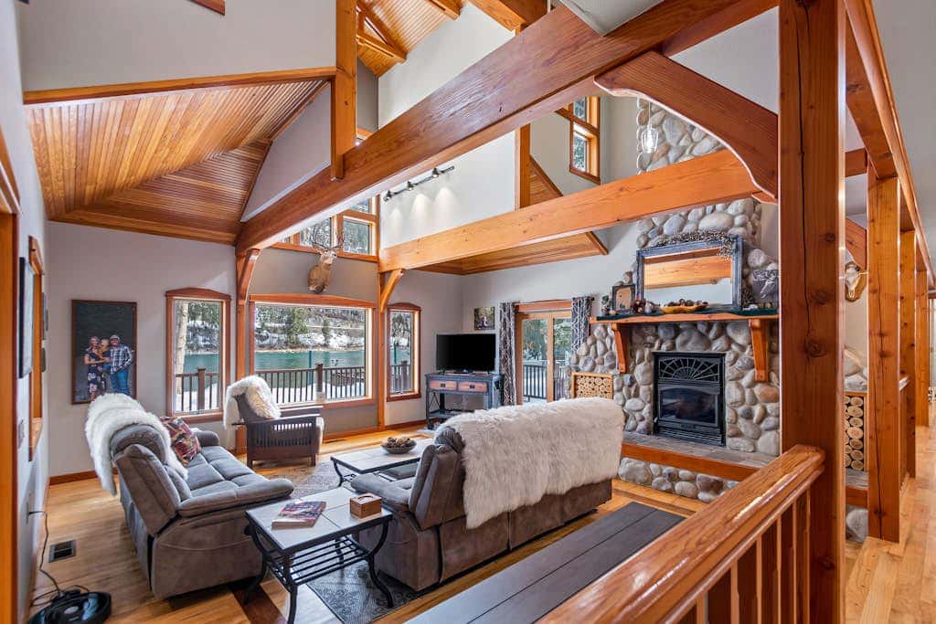 Heckanecki's River Lake Lodge