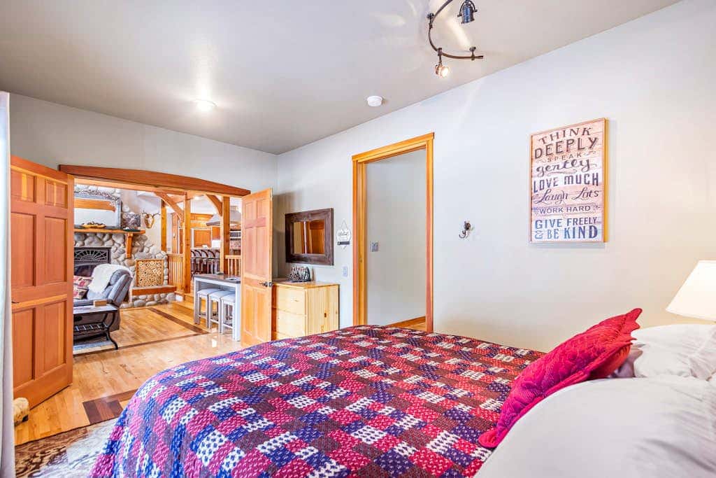 Heckanecki's River Lake Lodge