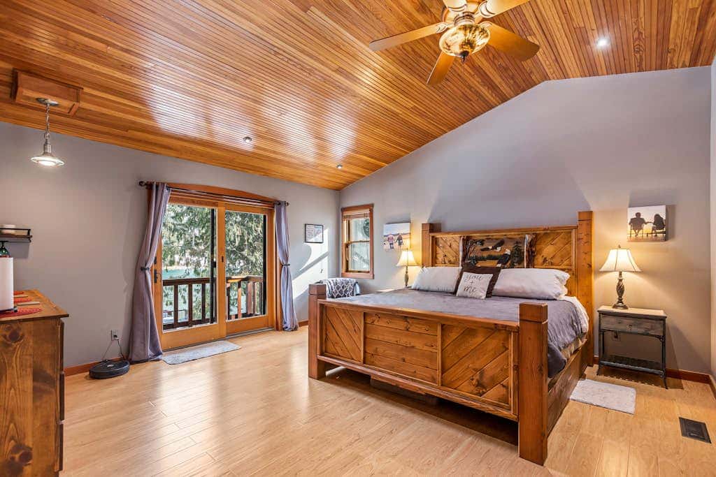 Heckanecki's River Lake Lodge