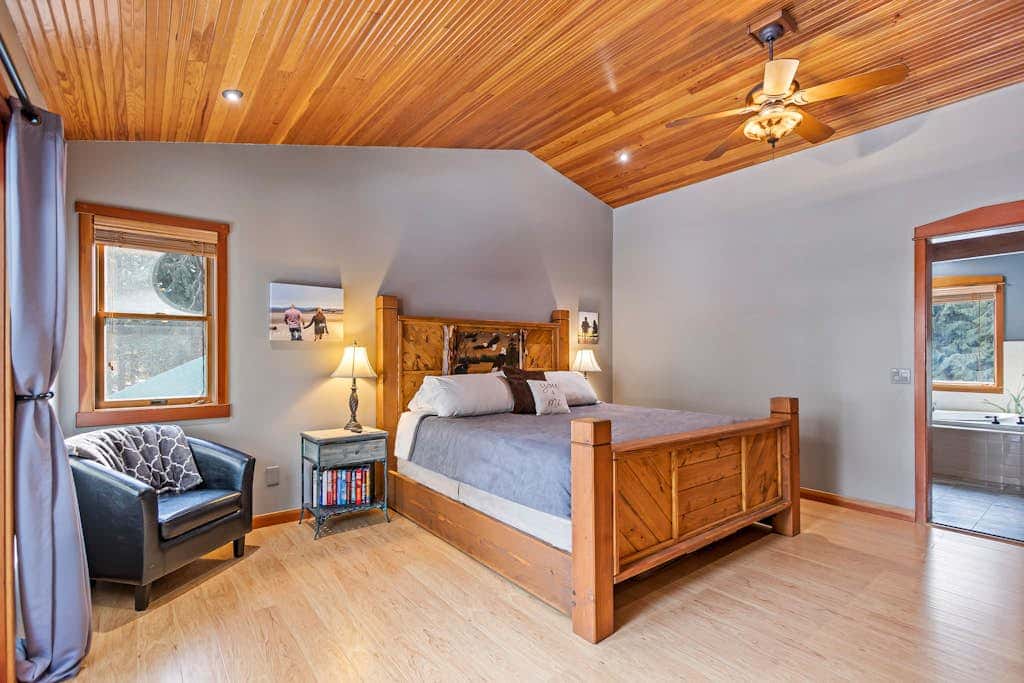 Heckanecki's River Lake Lodge