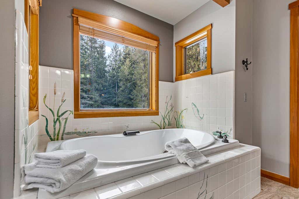 Heckanecki's River Lake Lodge