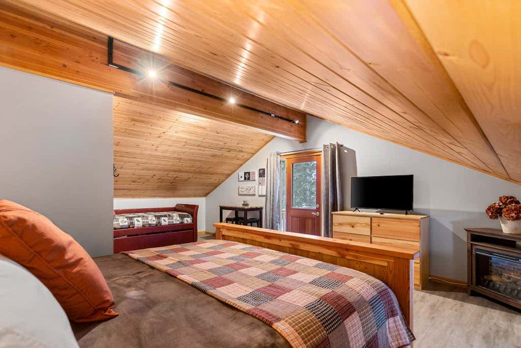 Heckanecki's River Lake Lodge