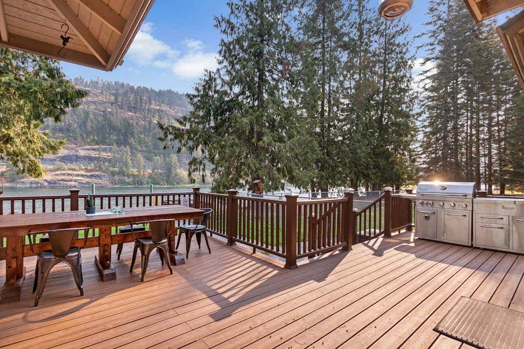 Heckanecki's River Lake Lodge