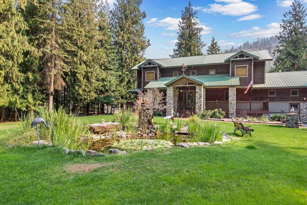 Heckanecki's River Lake Lodge