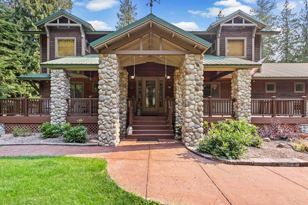 Heckanecki's River Lake Lodge