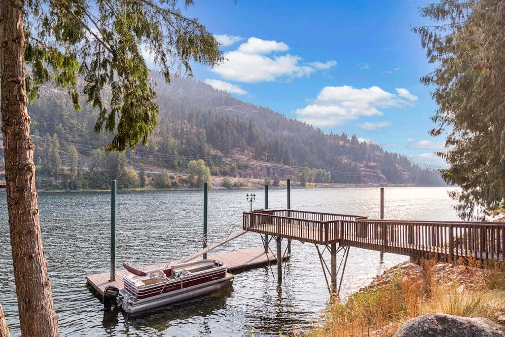 Heckanecki's River Lake Lodge