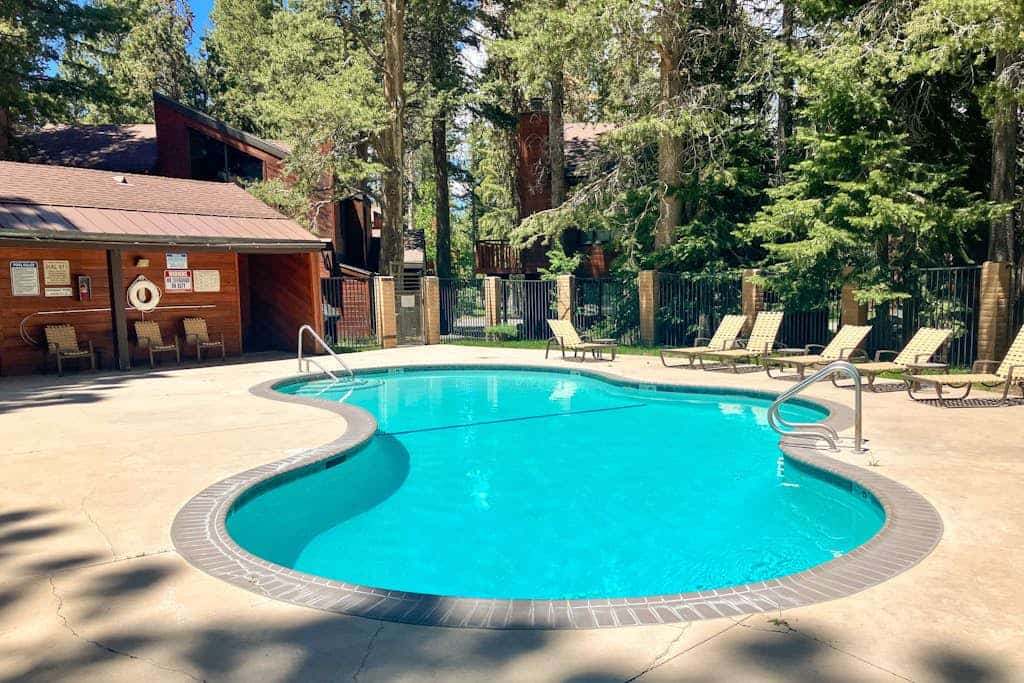 Serene condo w/ pool and hot tub access, fireplace, & minutes from slopes/trails