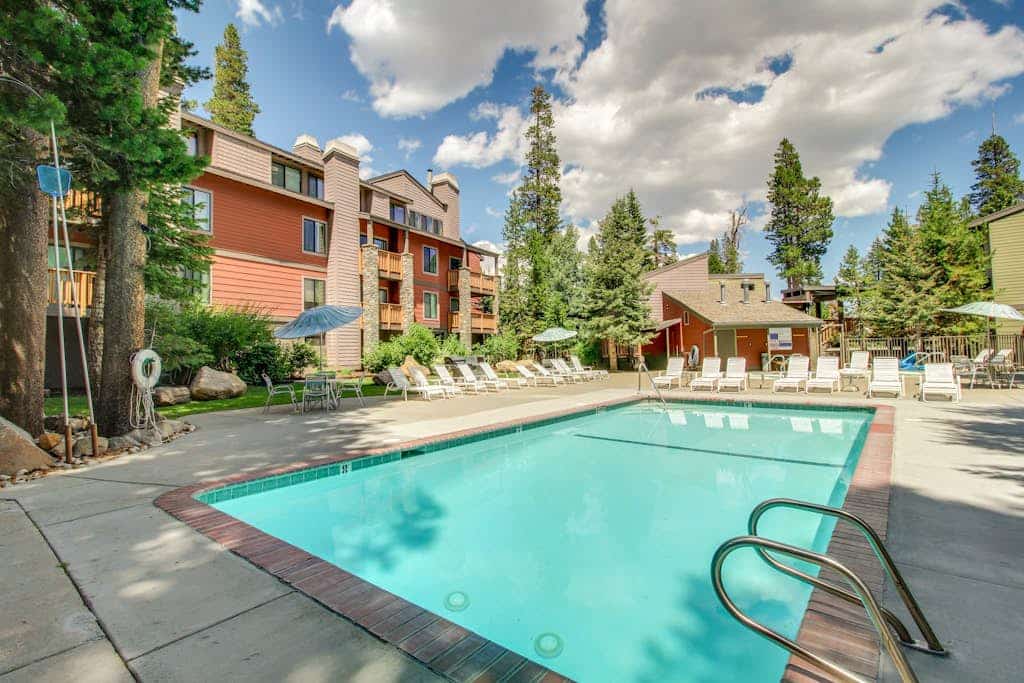 Family-friendly condo with pool and hot tub access, balcony, & walk to ski lifts