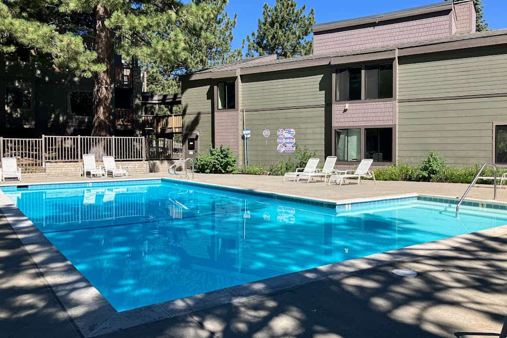 Updated Condo within Walking Distance to Ski Lifts, w/Pool, Spa, Sauna Access