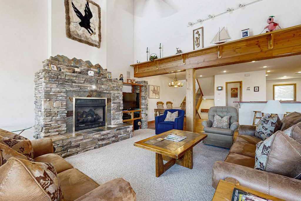 Pinnacle Ridge 02