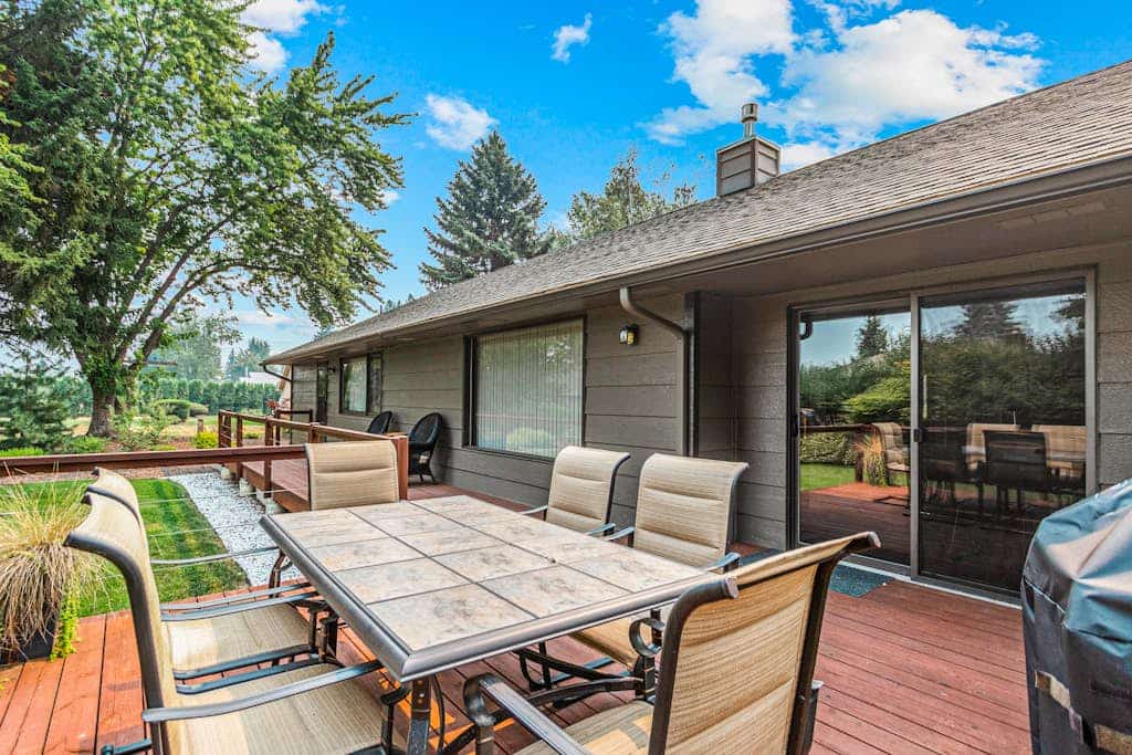 Lovely Home w/Private Dry Sauna, Fireplace, Free WiFi - Close to Skiing