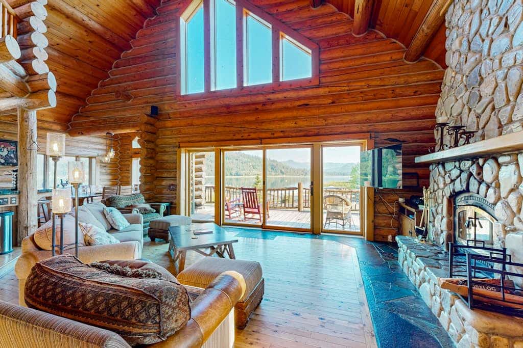 Beautiful, Dog-Friendly Home with WiFi, Private Dock, Beach & Protected Bay