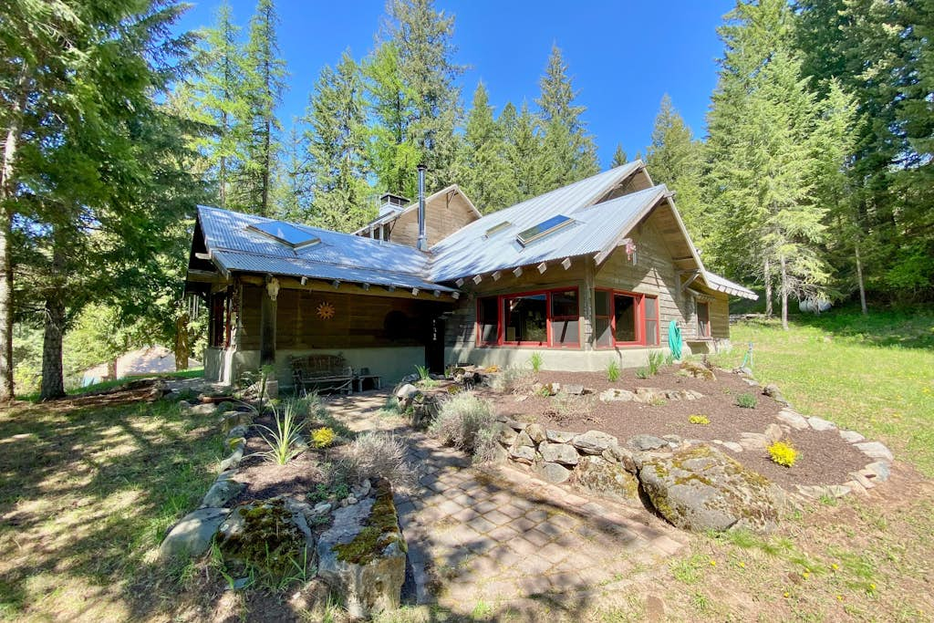 Eureka Lodge