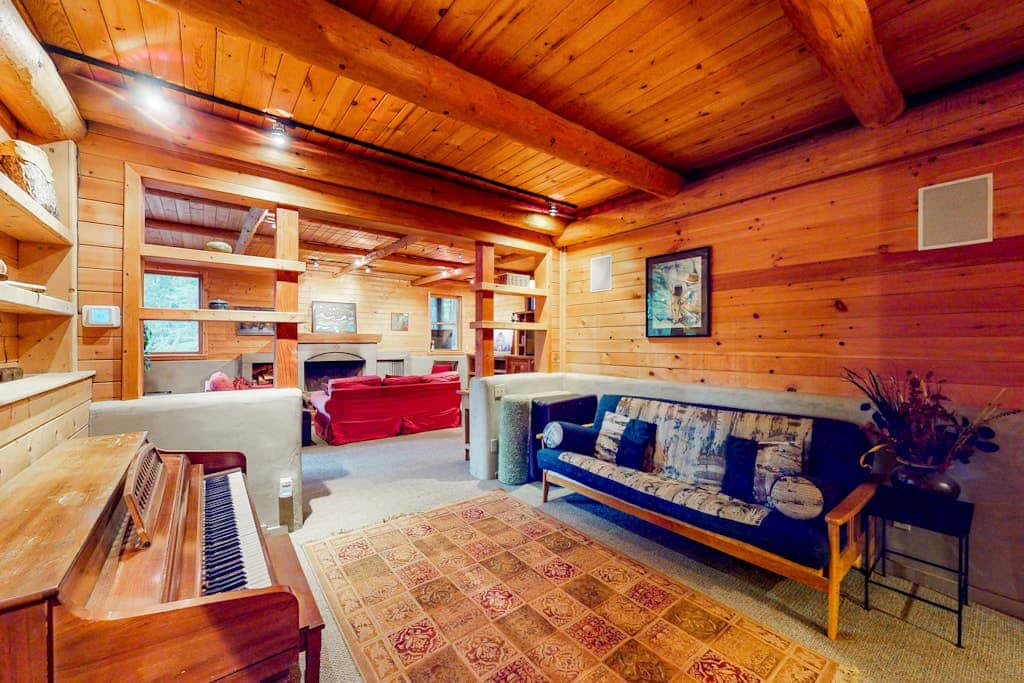 Eureka Lodge