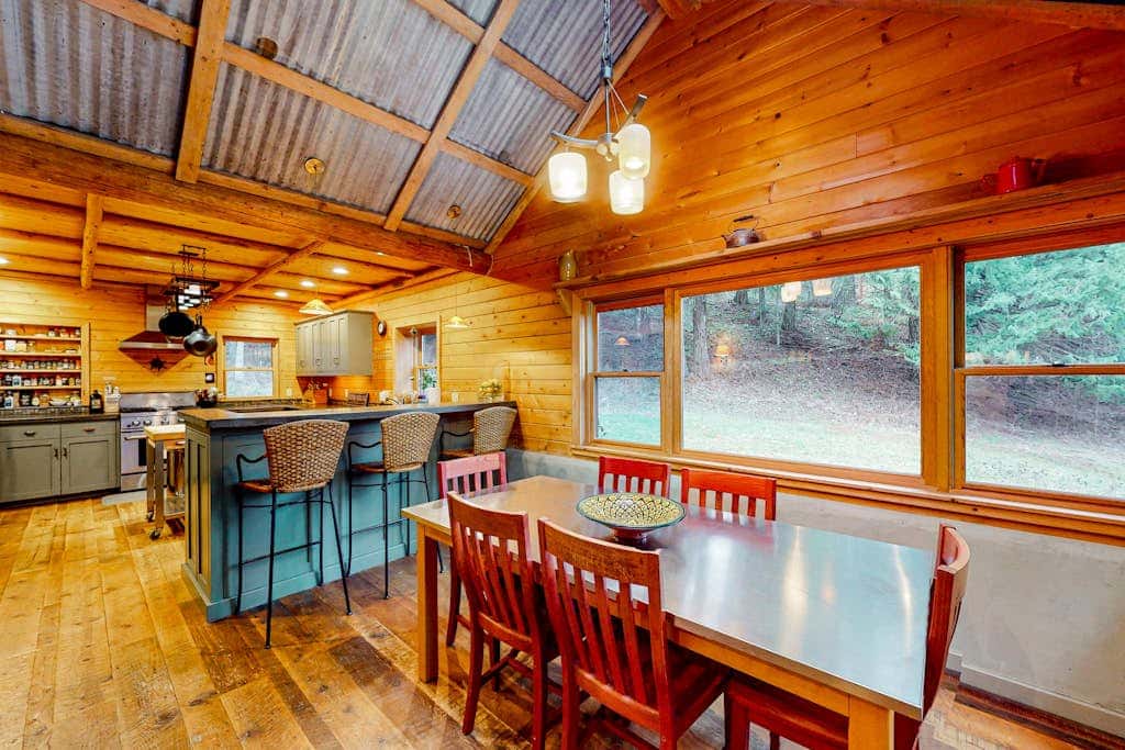 Eureka Lodge