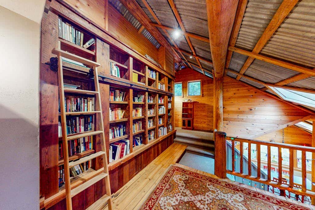 Eureka Lodge