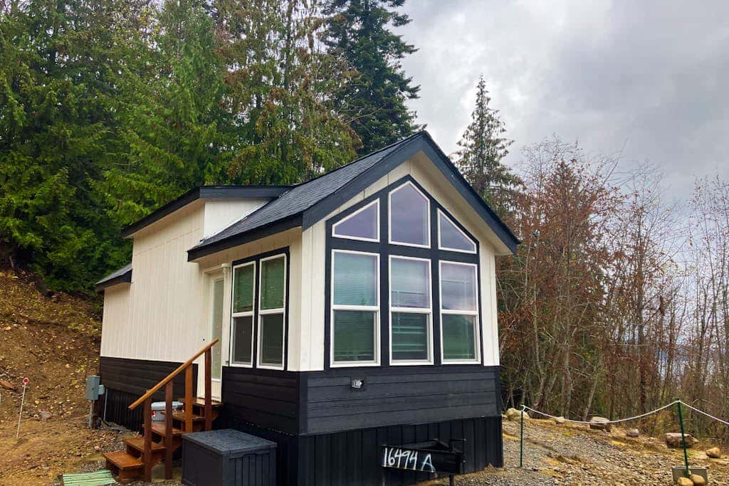 Tiny Lake Retreat