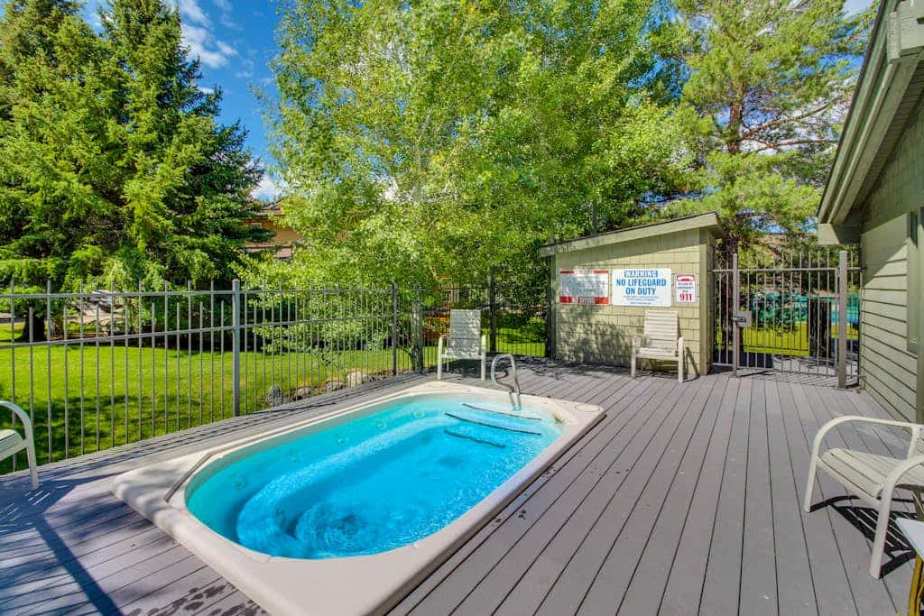 Welcoming Condo with Shared Pools, Hot Tub, Sauna, & Tennis