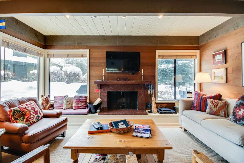 Cozy Condo w/ Free WiFi, Heated Pool & Tennis - Close to Skiing