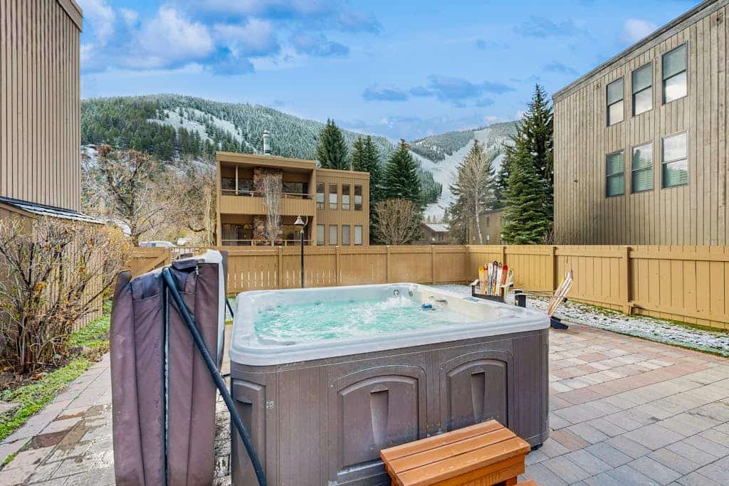 Charming Resort Condo with Shared Hot Tub - Walking Distance to Ski Lifts