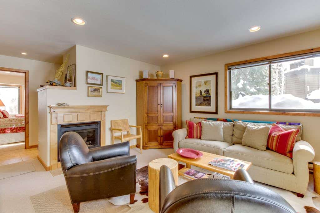 Charming Condo with Bluff Pool & Hot Tub - Gorgeous Mountain Views