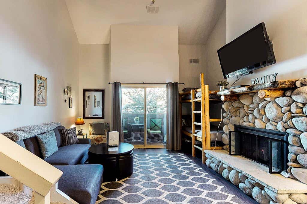 Elkhorn Escape - Renovated 2020