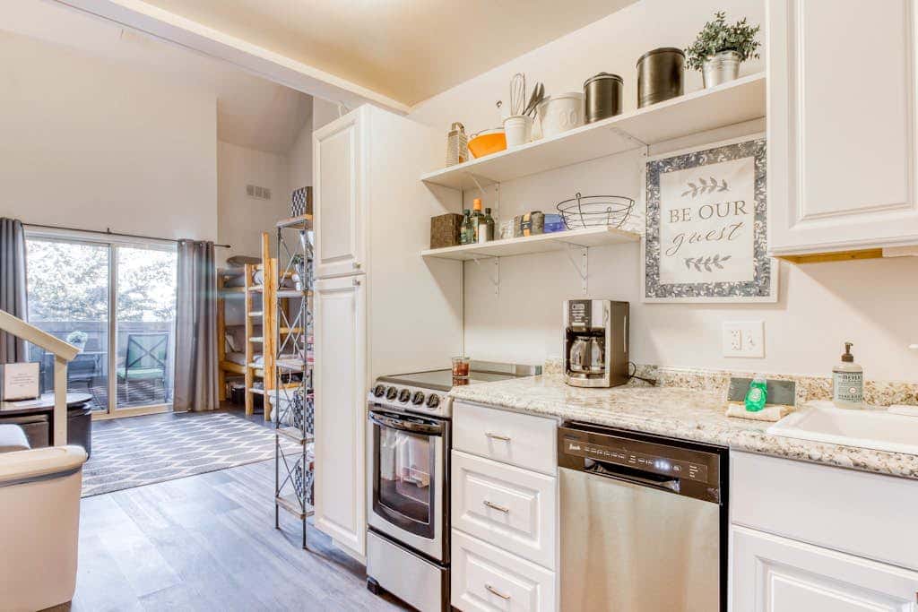 Elkhorn Escape - Renovated 2020