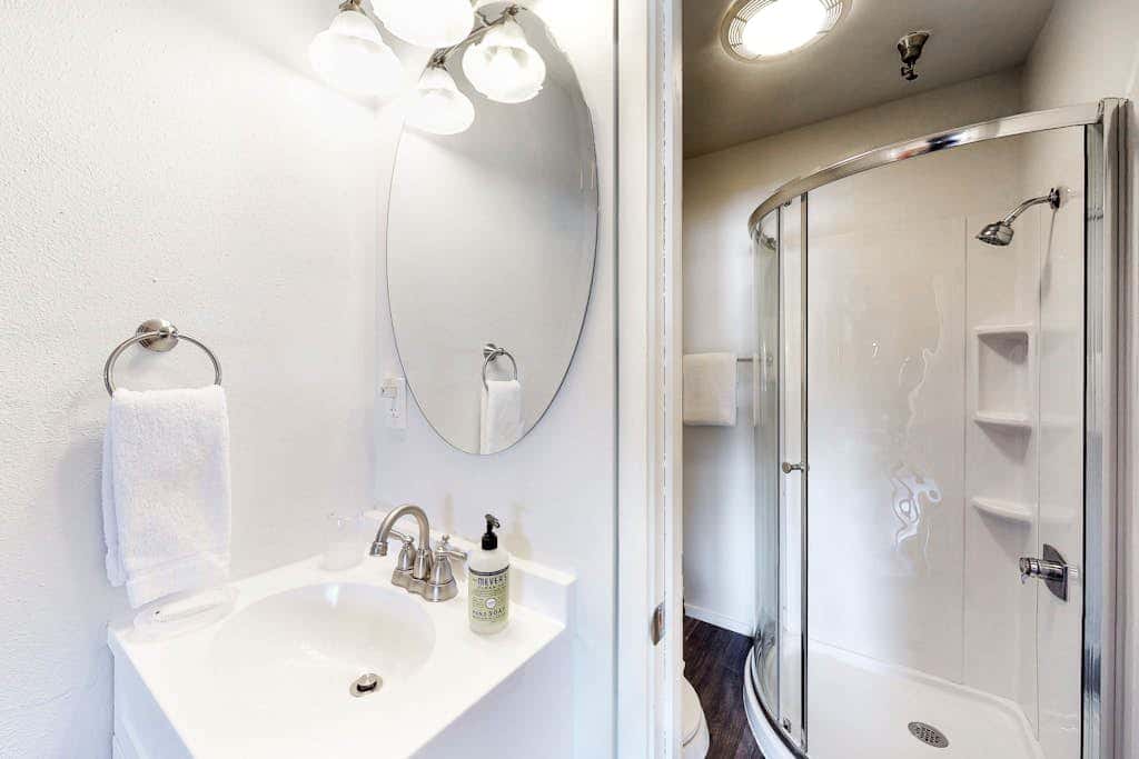 Elkhorn Escape - Renovated 2020