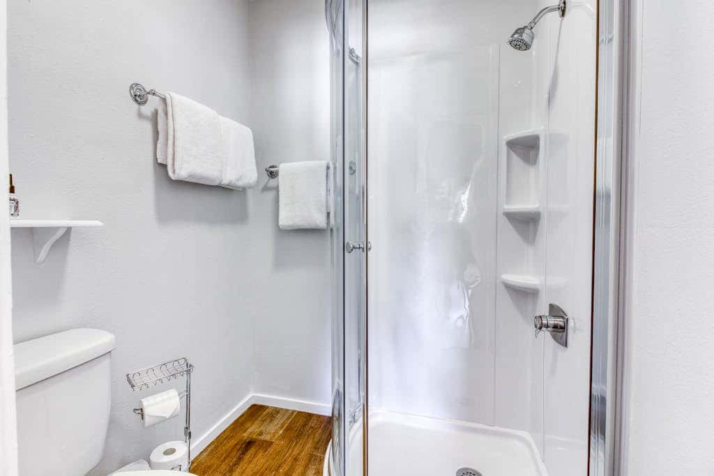 Elkhorn Escape - Renovated 2020
