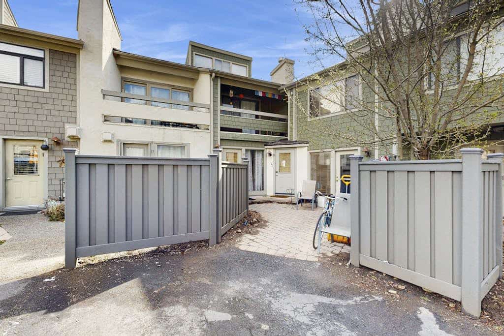 Cozy home w/ a full kitchen & grill - walking distance to River Run & Ketchum