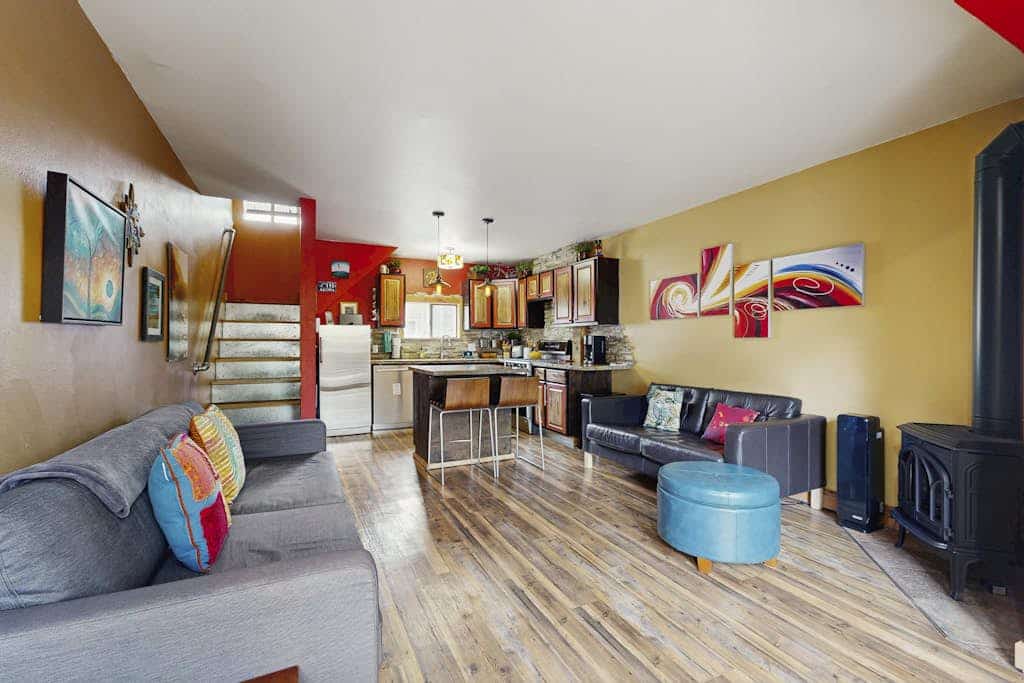 Cozy home w/ a full kitchen & grill - walking distance to River Run & Ketchum