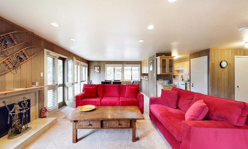 Comfy condo with WiFi & washer/dryer - near Dollar Mountain & downtown