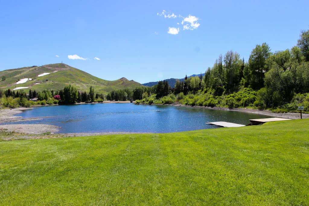 Charming, ski-themed studio w/free WiFi, full kitchen - near downtown Sun Valley