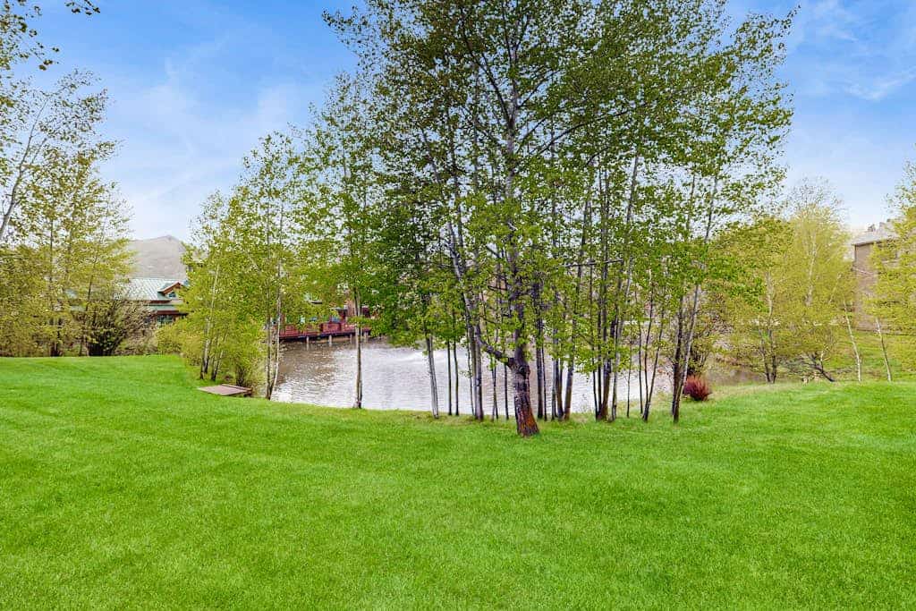 Perfect condo near town & skiing with views, pool, hot tub, on-site golf & deck
