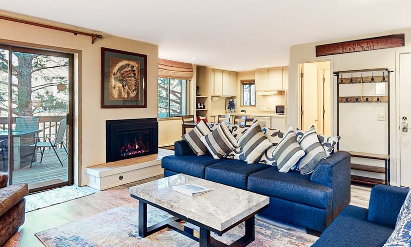 3-Story Condo w/Balcony, Gas Fireplace, Deck, Washer/Dryer, Fast WiFi, & More