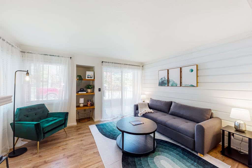 Resort condo with shared pool & hot tub - minutes from hiking, skiing, & dining